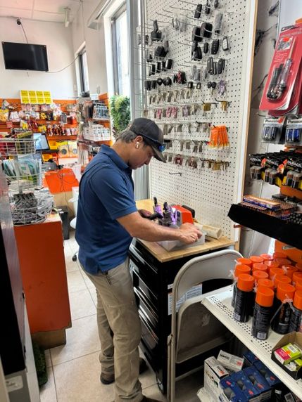 lock mike automotive locksmith naples fl 
